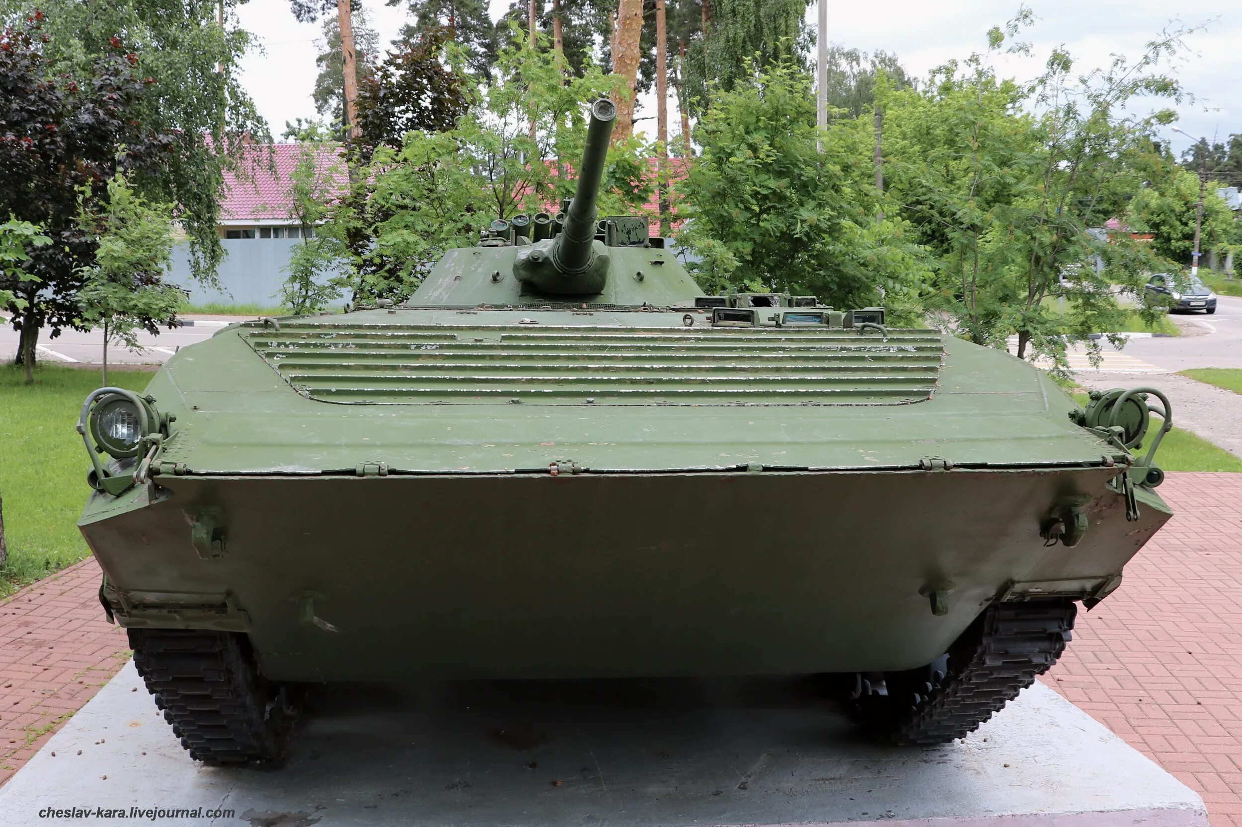 Какие военные бронемашины может купить любой желающий (от БТР до танка) + цены О