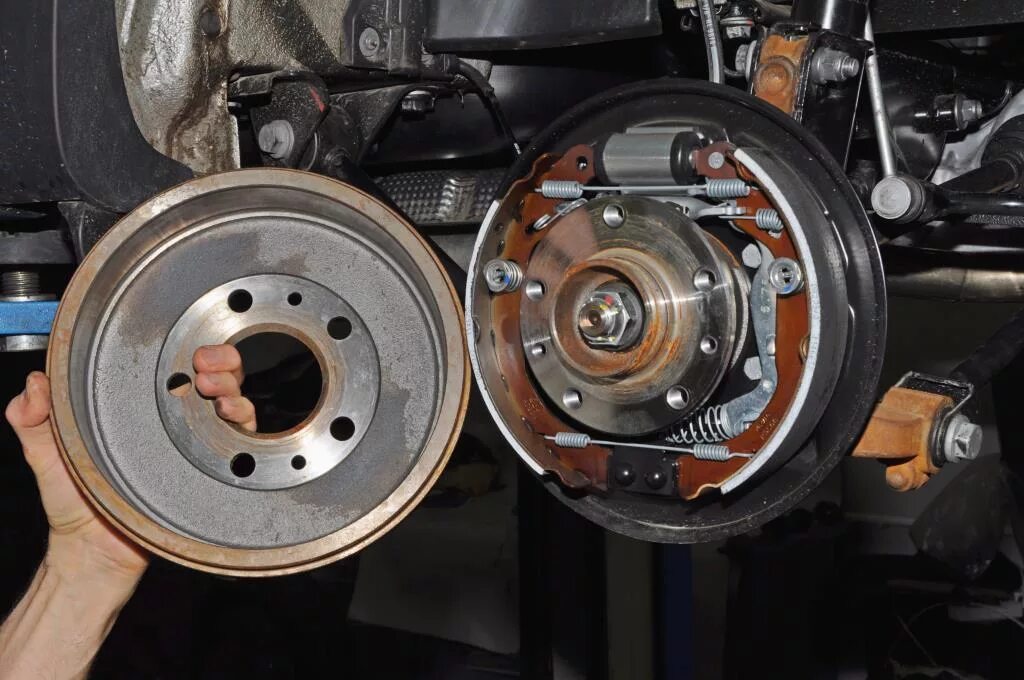замена колодок и тормозных дисков Duster - Renault Duster (1G), 2 л, 2014 года п