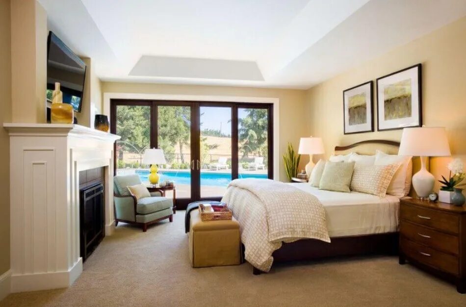 Make for this room. Make for this room. Уютная спальня в современном стиле. Спальня с окном в изголовье. Спальня в стиле бохо в доме.