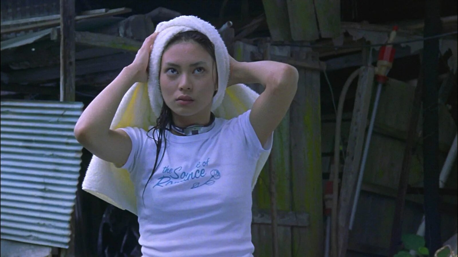 Битва 2000. Королевская битва 2000. battle royale фильм. ко сибасаки королевская битва. королевская битва фильм 2000 кадры.