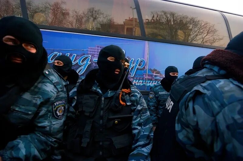 Крымский беркут. Беркут крым 2014. возвращение беркута севастополь 2014. крым севастополь бойцы беркута.