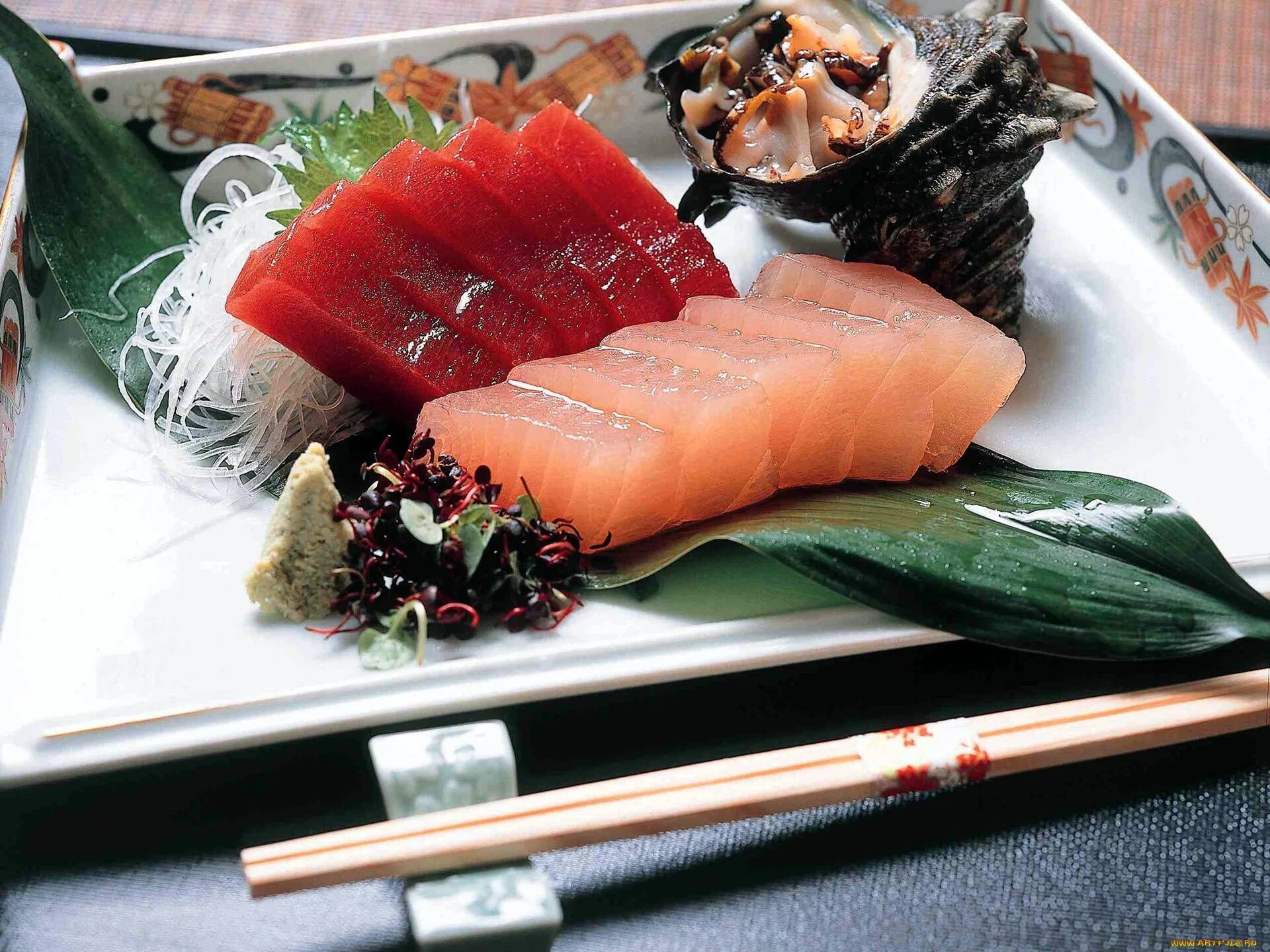 Сашими Геншин. Тунец в Японии сашими. Суши сашими рыба. Форель сашими.