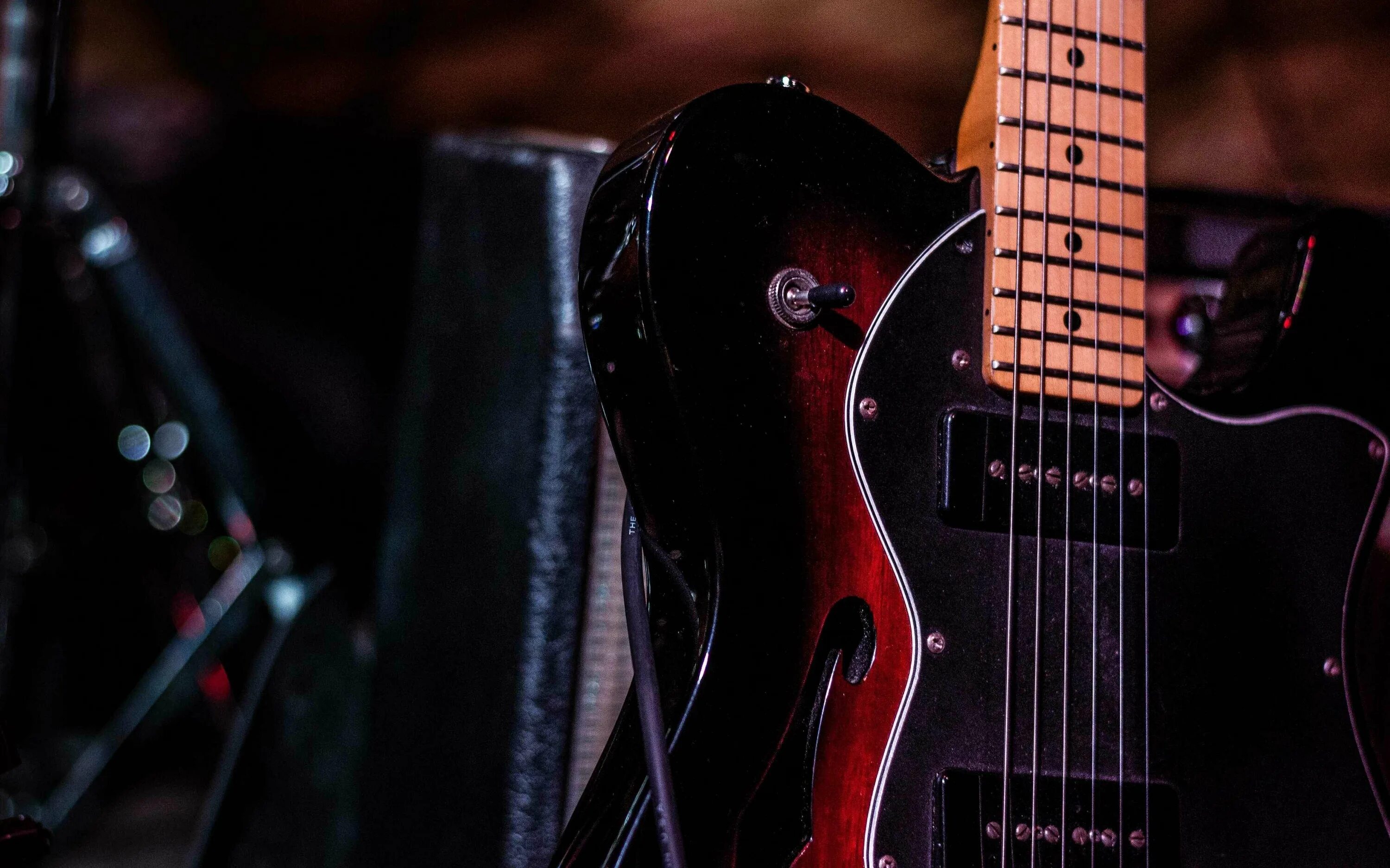 усилитель на фронт. Crossover на усилителе что это. Yamaha pb400. Acoustic bass guitar. настройка эквалайзера.