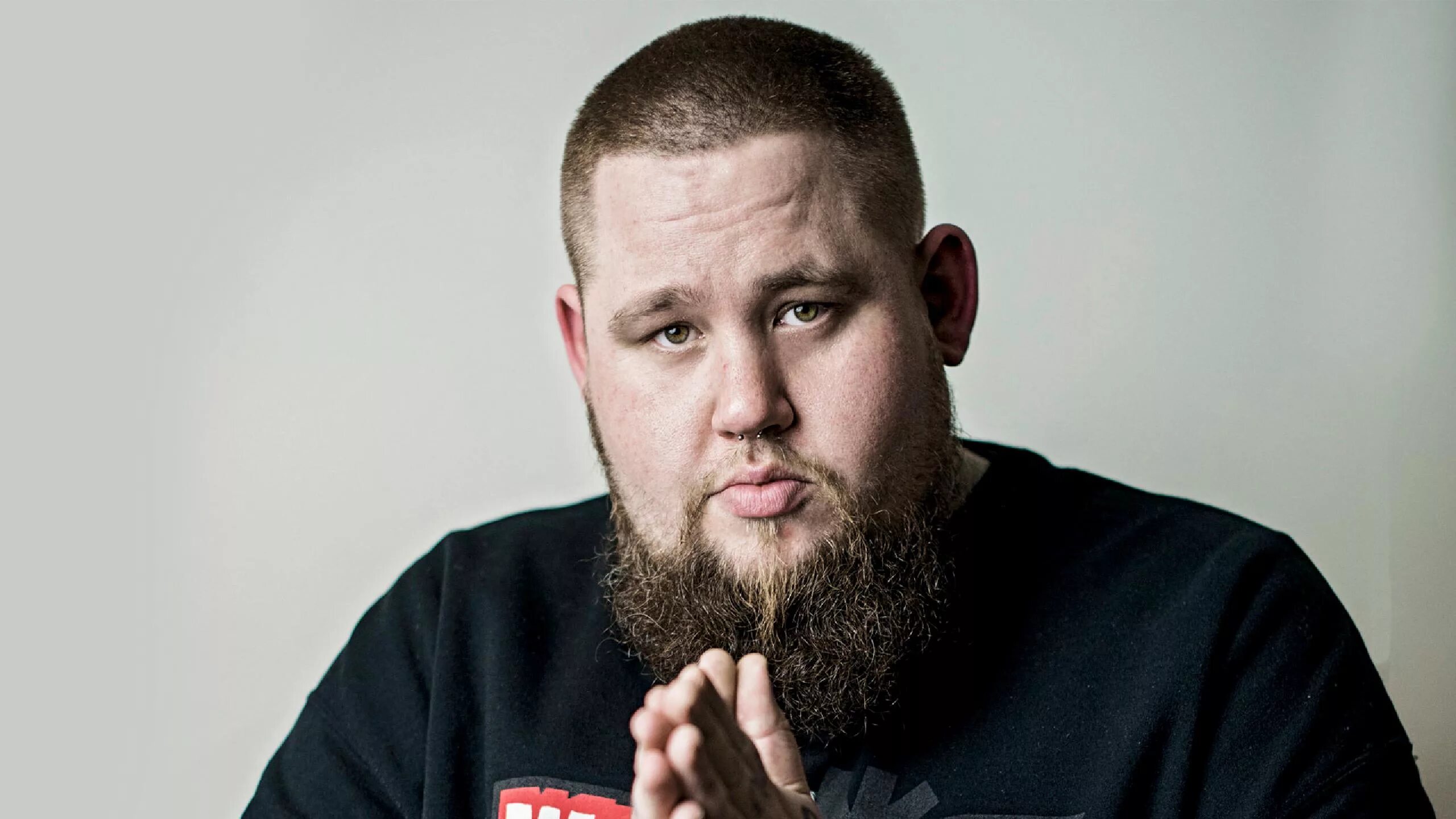 Rag'n Bone man. ХЬЮМАН певец. Rang n Bone man. Rag bone man слушать