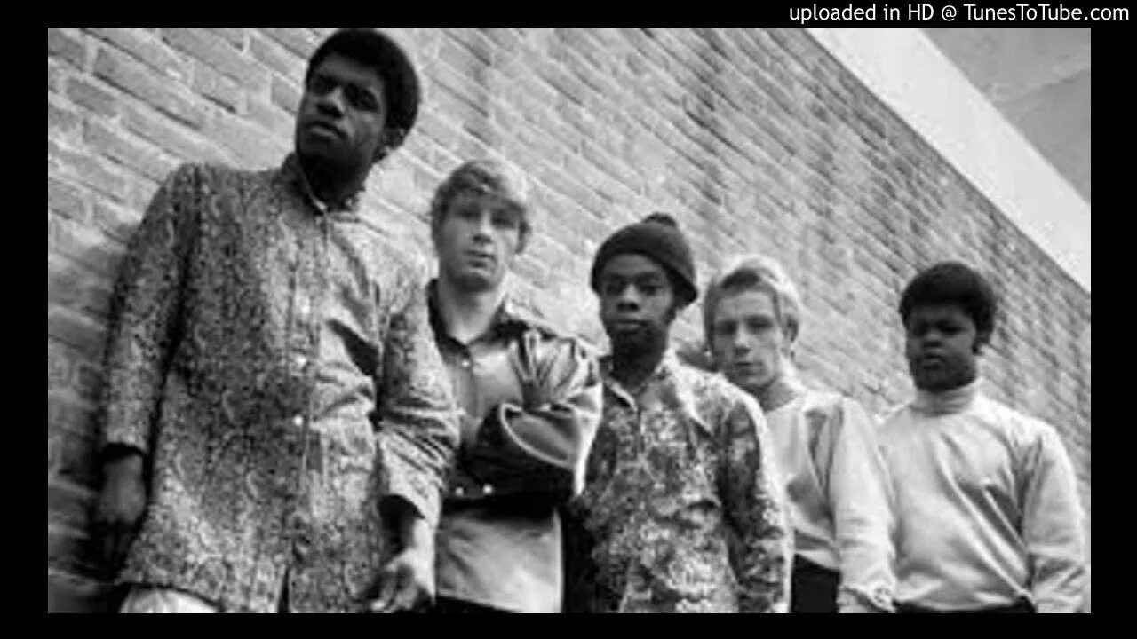 The equals - 28 greatest hits. Дети с черными глазами. Texas boys. The black eyed boys. Black eyed peas bridging the gap.