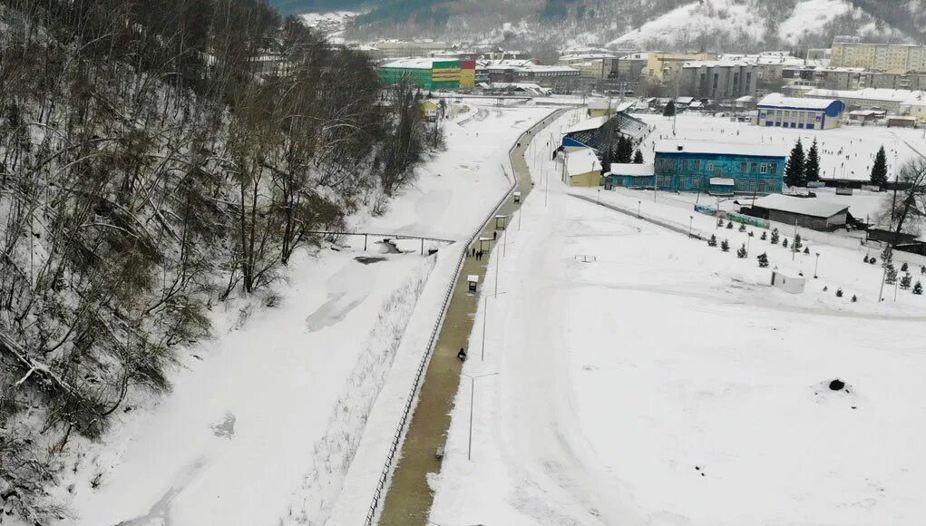 Горно алтайск набережная. Река Улалушка Горно Алтайск. Горно Алтайск река Майма. Маймушка Горно Алтайск. Парк Горно Алтайск Майма.