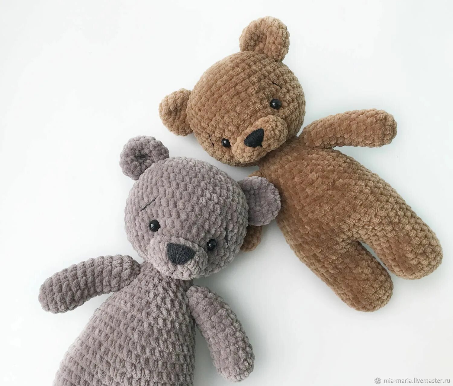 Как связать плюшевую игрушку крючком. Игрушки из плюшевой пряжи. мишка крючком из плюшевой пряжи. игрушки из плюшевой пряжи крючком. карамелька крючком из плюшевой пряжи.