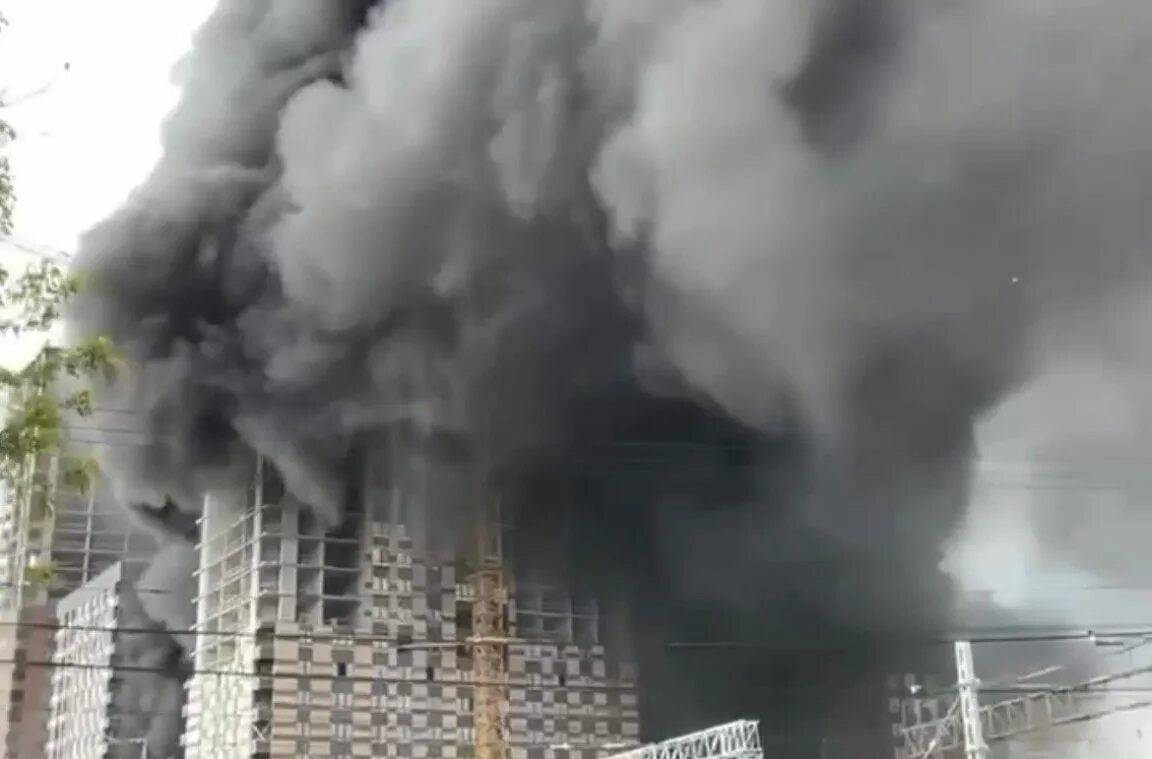 Пожар новая сейчас. Пожар новая сейчас. Пожар новая сейчас. Пожар новая сейчас. Пожар в новой москве.