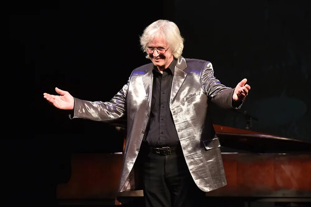 Лысак заслуженный артист днр. Кобзон на донбассе. Сергей лупильцев. Вадим басалыгин заслуженный артист днр фото. Иосиф кобзон.