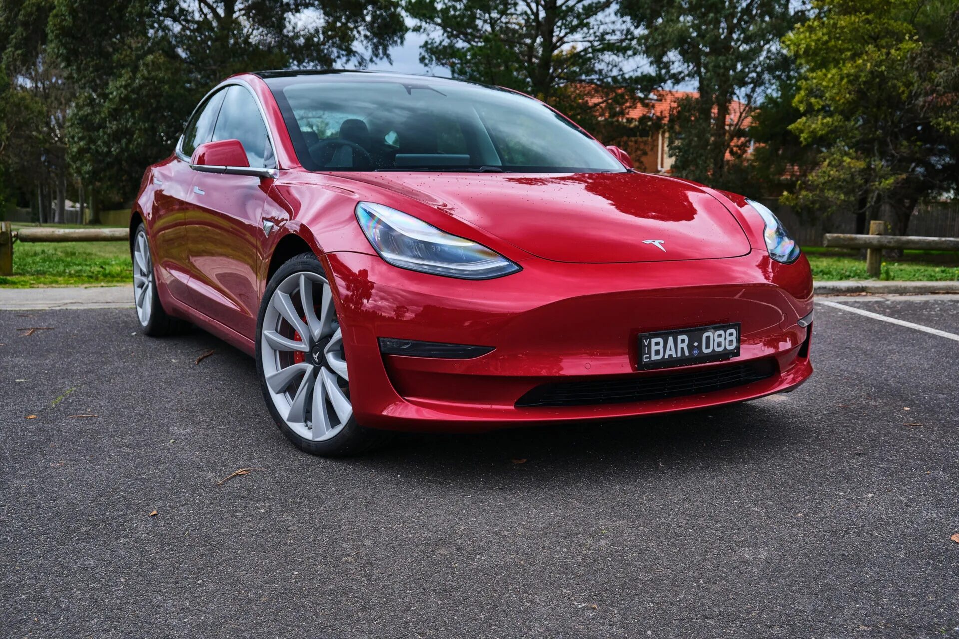 Tesla performance. Седан Tesla model 3. Tesla model 3 Performance. Tesla model 3 Performance 2019. Tesla model 3 Performance седан.