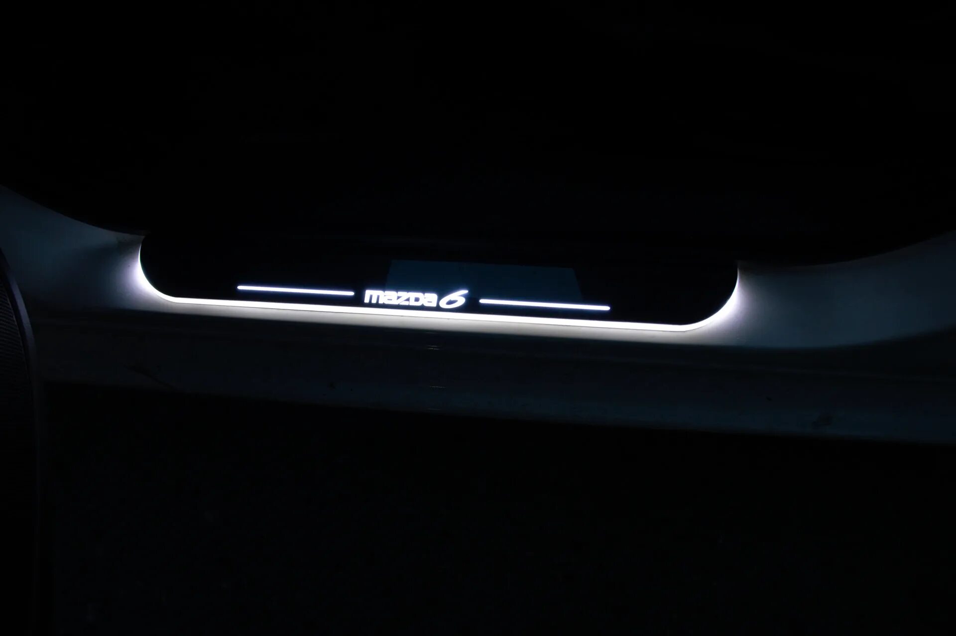 Накладки на пороги мазда 6. Накладки на пороги Mazda 6 GJ. Подсветка порогов Mazda 6 GJ. Пороги для Mazda 6 (gg). Накладки на пороги с подсветкой Мазда 6.