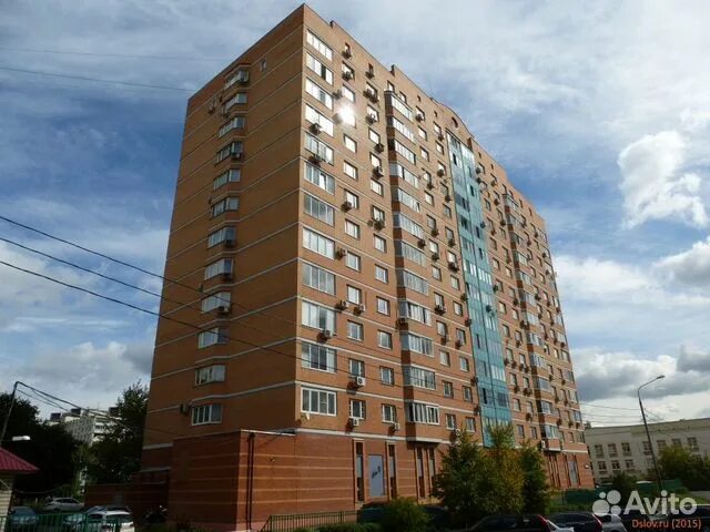 Стойки с рекламой в жилом доме "Генерала Антонова, 7"