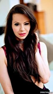 Slender British cougar Amica Bentley gets boned by a perverted stud - fapic...