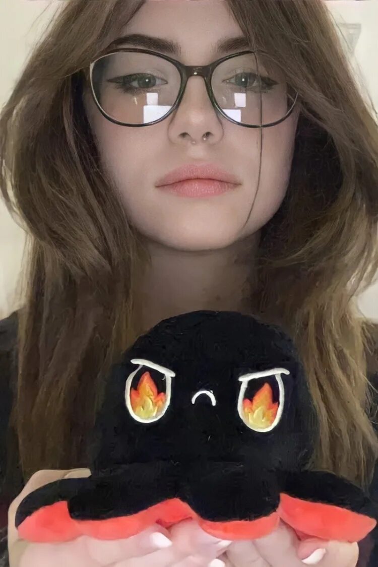 Hannah owo макияж. Hannah uwu. ханна хово. ава ханны uwu. hannah owo 18.