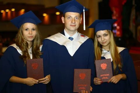 Во сколько лет заканчивают институт