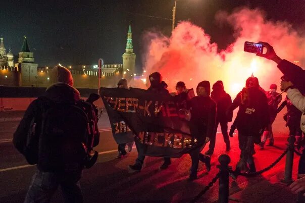 Агрессия толпы. Ассоциация народного сопротивления. Митинг русских националистов. Националисты в россии русский марш. Митинг мусульман в москве.