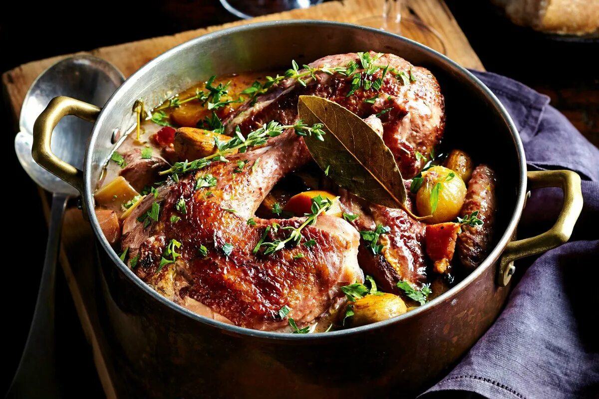 Французские рецепты фото. Петух в вине coq au VIN. Петух или цыпленок в вине — coq au VIN. Кок а вин. Потофё во Франции.