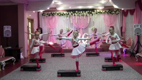 Спортивный танец в садах видео