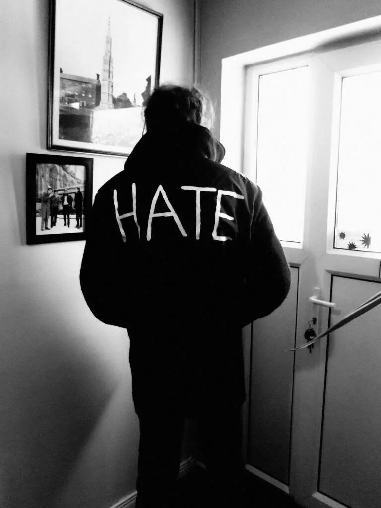 Alex hates. Мужские принты. Алекс питтерфен. День чб. Шевчук метель.