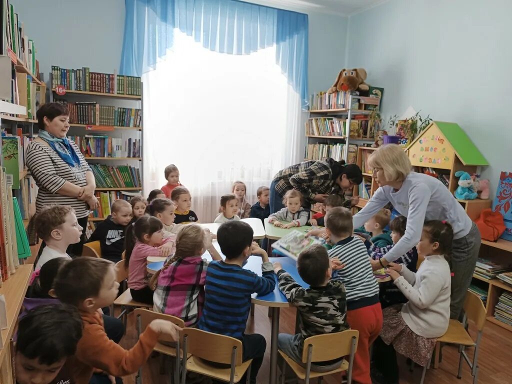 Экскурсия в библиотеку для детей. Экскурсия в библиотеку для дошкольников. Экскурсия детского сада в библиотеку. Экскурсия в детскую библиотеку. Экскурсия в библиотеку для детей.