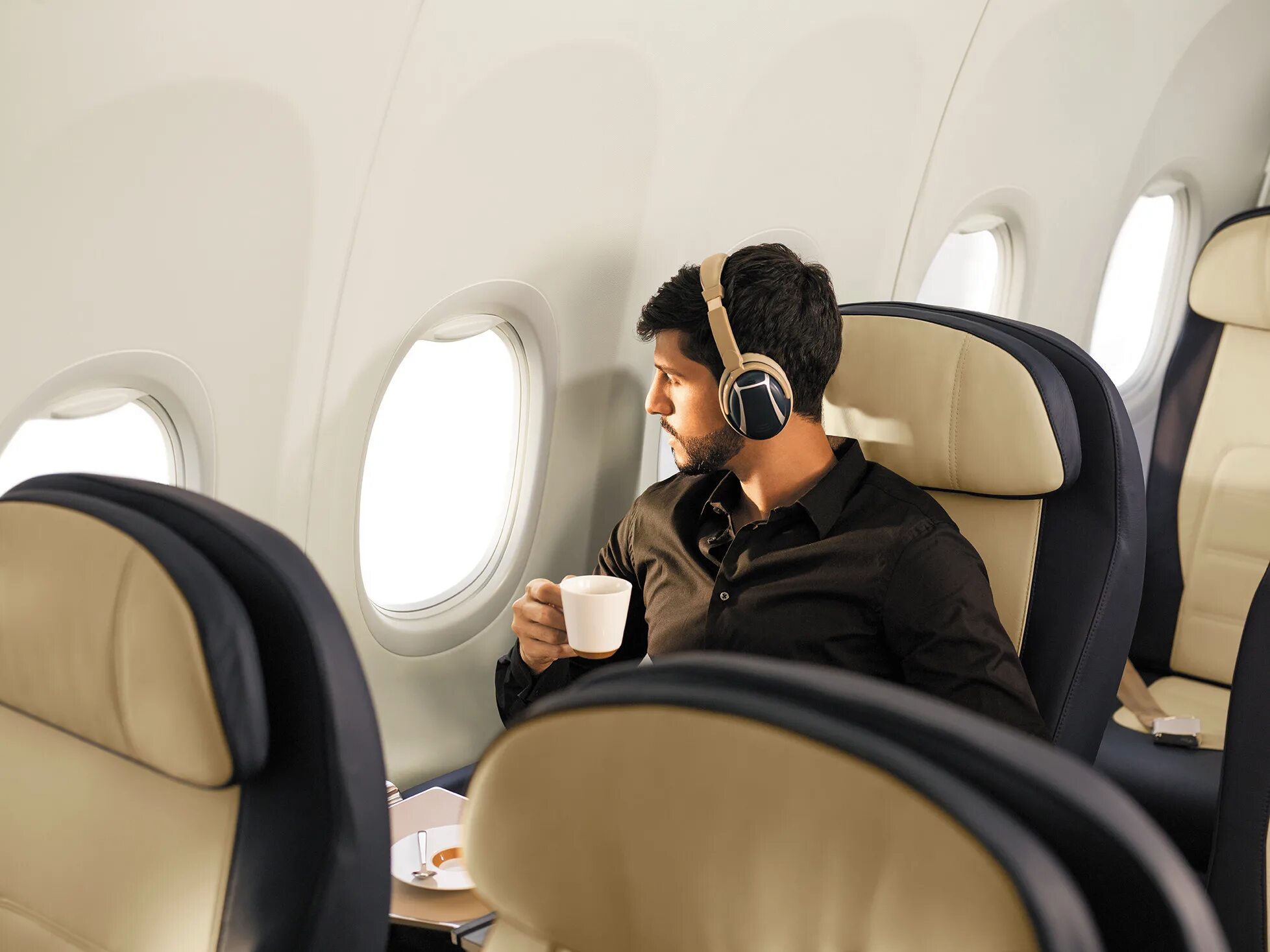 Flydubai самолеты. Fly dubai 737-800 салон. Fly dubai авиакомпания самолеты. Боинг 737 флай дубай. Флай дубай 737 макс.