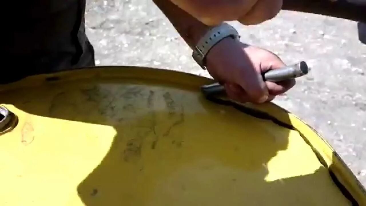 Бочка 200 литров как снять крышку Вскрываем 200 литровую бочку. YouTube