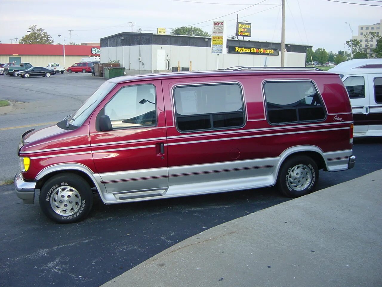 Форд эконолайн купить. Ford Econoline 1993. Ford Econoline 150. Форд Эконолайн 2004. Форд Эконолайн 1988.