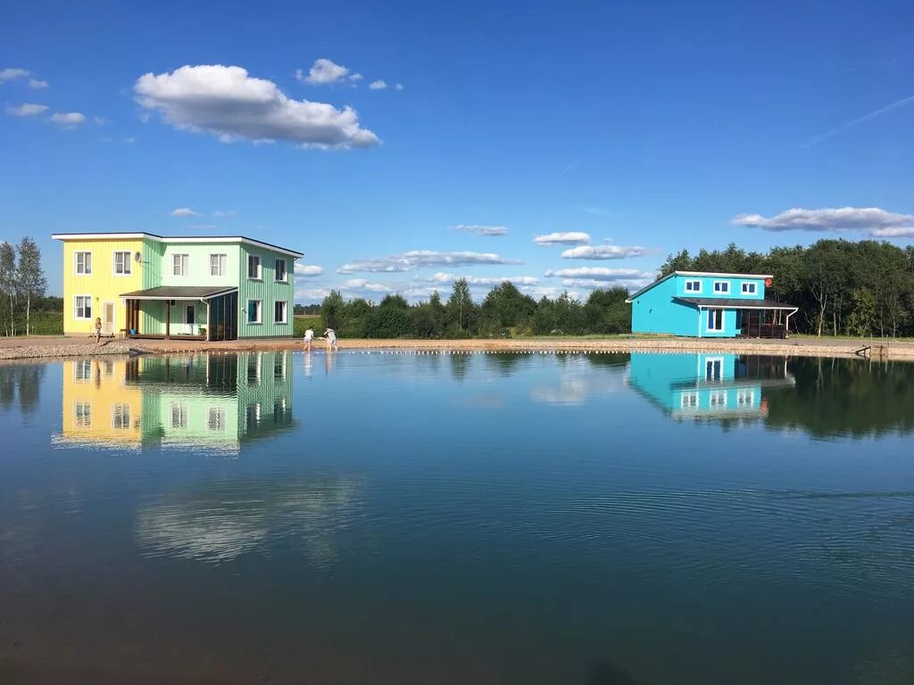 База новое озеро гатчина база. Коттеджи новое озеро. Новые озера гатчинский. Кп рыбицы-1 гатчинский район. Озера база гатчина.