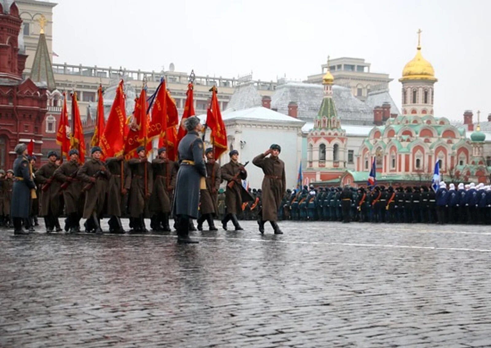 Парад 7 ноября города. День воинской славы парад 7 ноября 1941 года в москве на красной площади. военного парада на красной площади в москве в 1941 году. день воинской славырад на красной площади 7 ноября 1941 года. парад на красной площади 7 ноября 1941.
