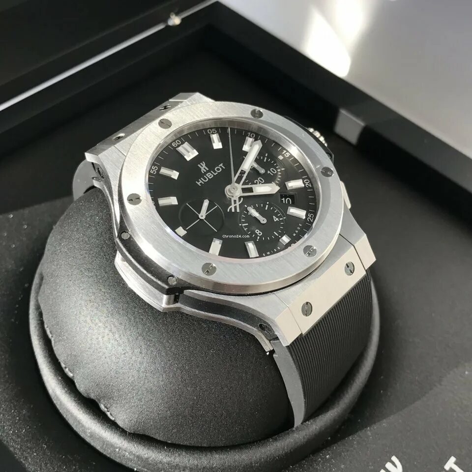 Hublot geneve big bang. Hublot big Bang Chronograph за 1.000.000 $. Hublot big Bang Geneve 301 SB 615946. Hublot Geneve big Bang King 684433. Hublot big Bang 1098199.