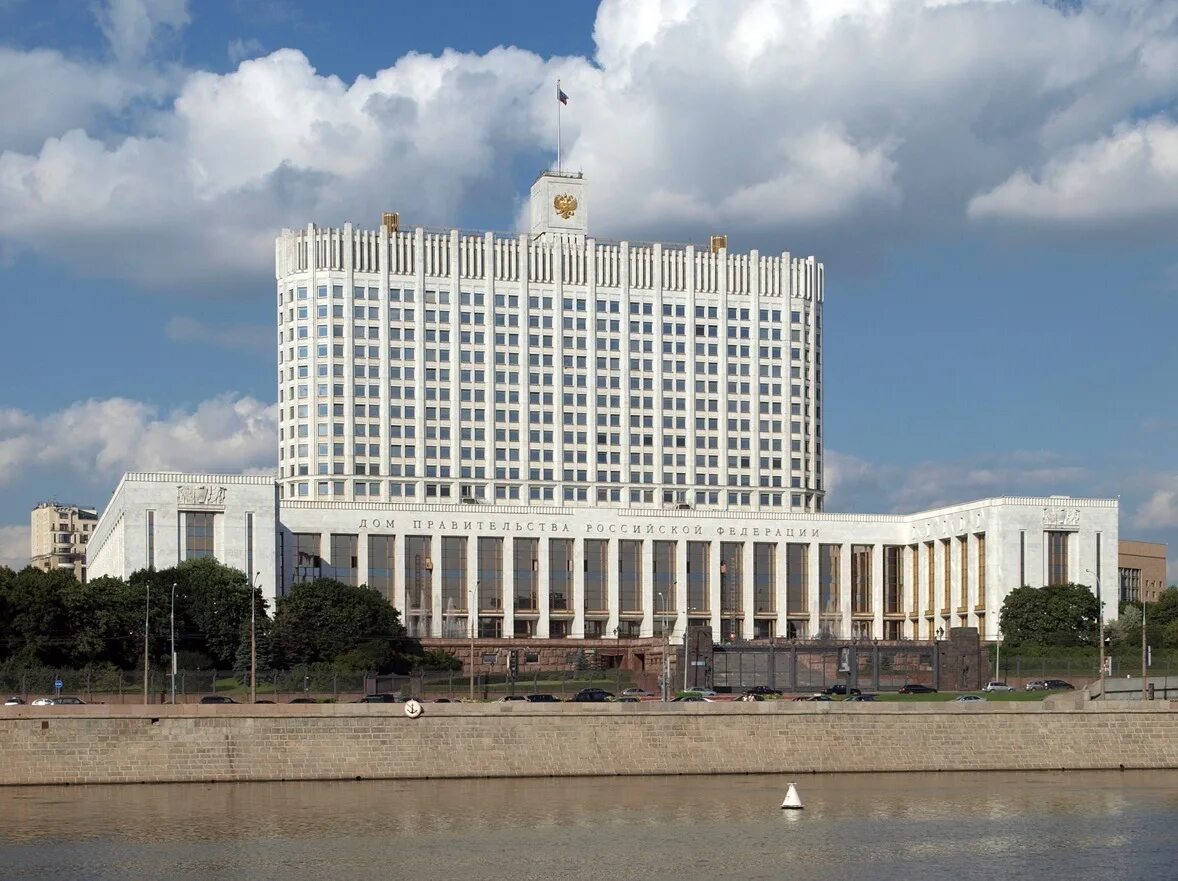 Белый дом 24. Белый дом в москве. государственная дума белый дом. дом правительства москва. белый дом в москве 2025.