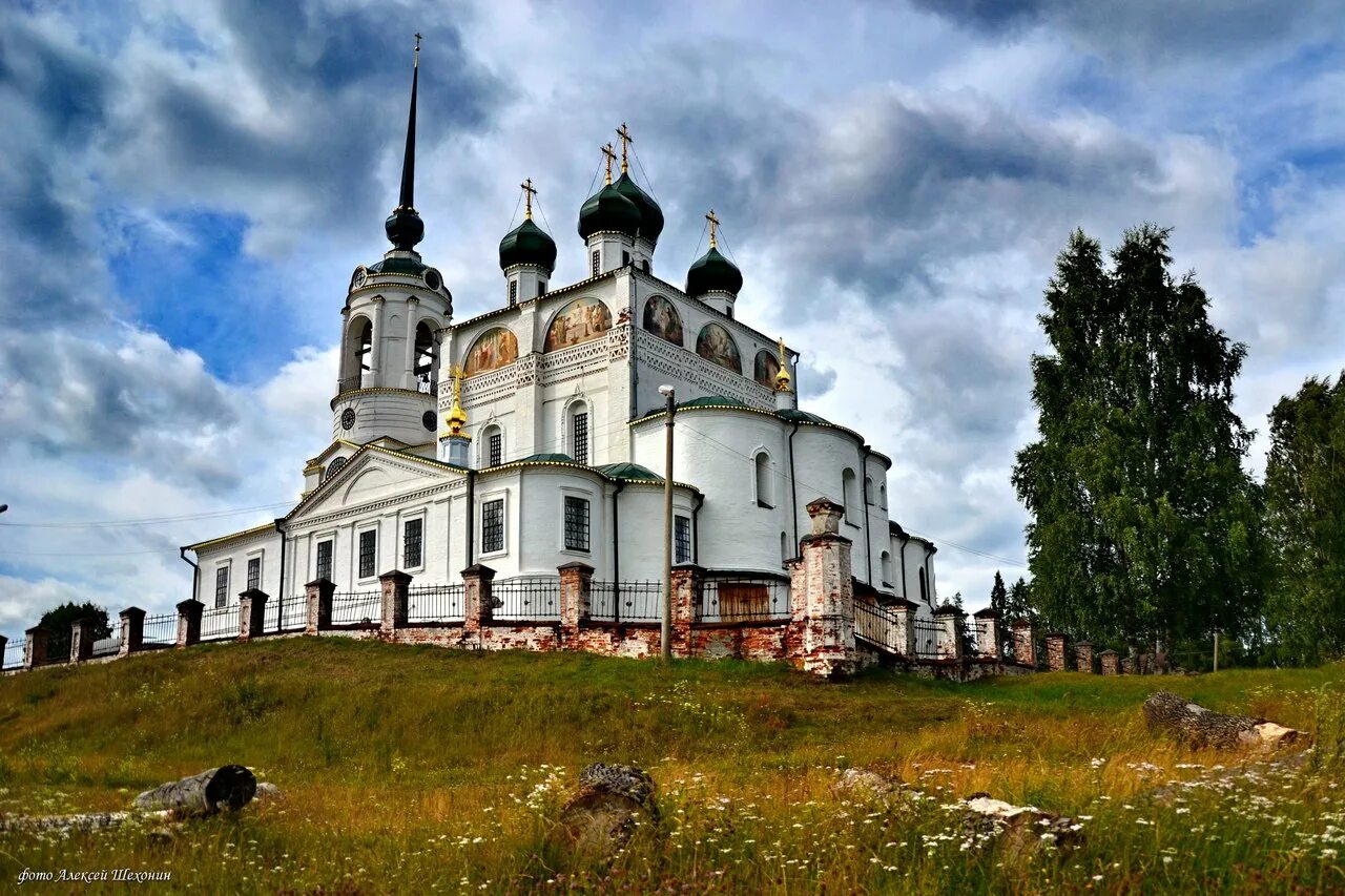 Великий устюг зимой. Население города устюга. Сколько лет великому устюгу в 2023. Поезд деда мороза 2022 саратов. Великий устюг дома набережной.