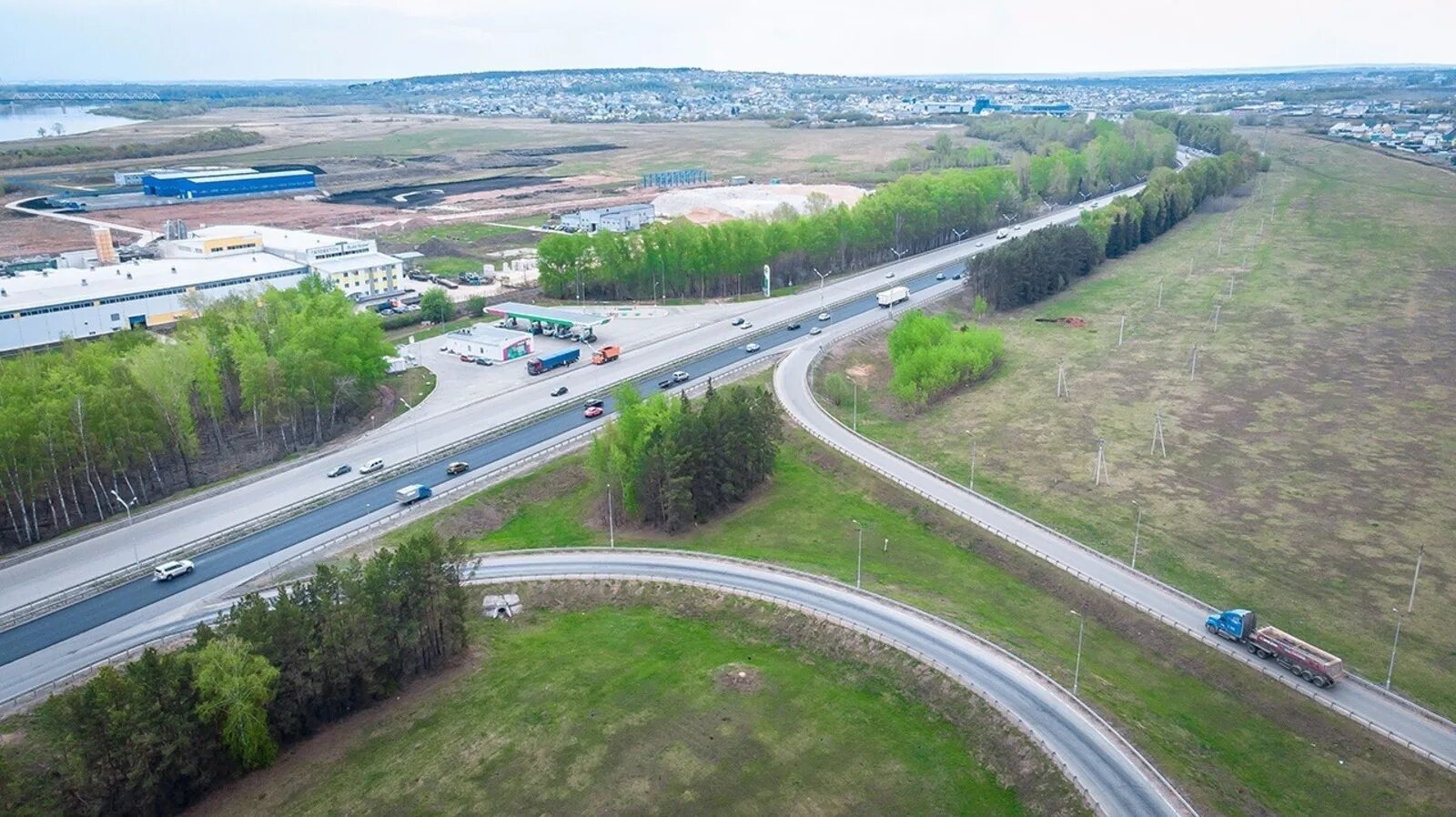 Дороги уфы сегодня. Дорога Уфимский аэропорт. Уфа въезд в город. Южный въезд в Уфу. Трасса Уфа аэропорт въезд в город.