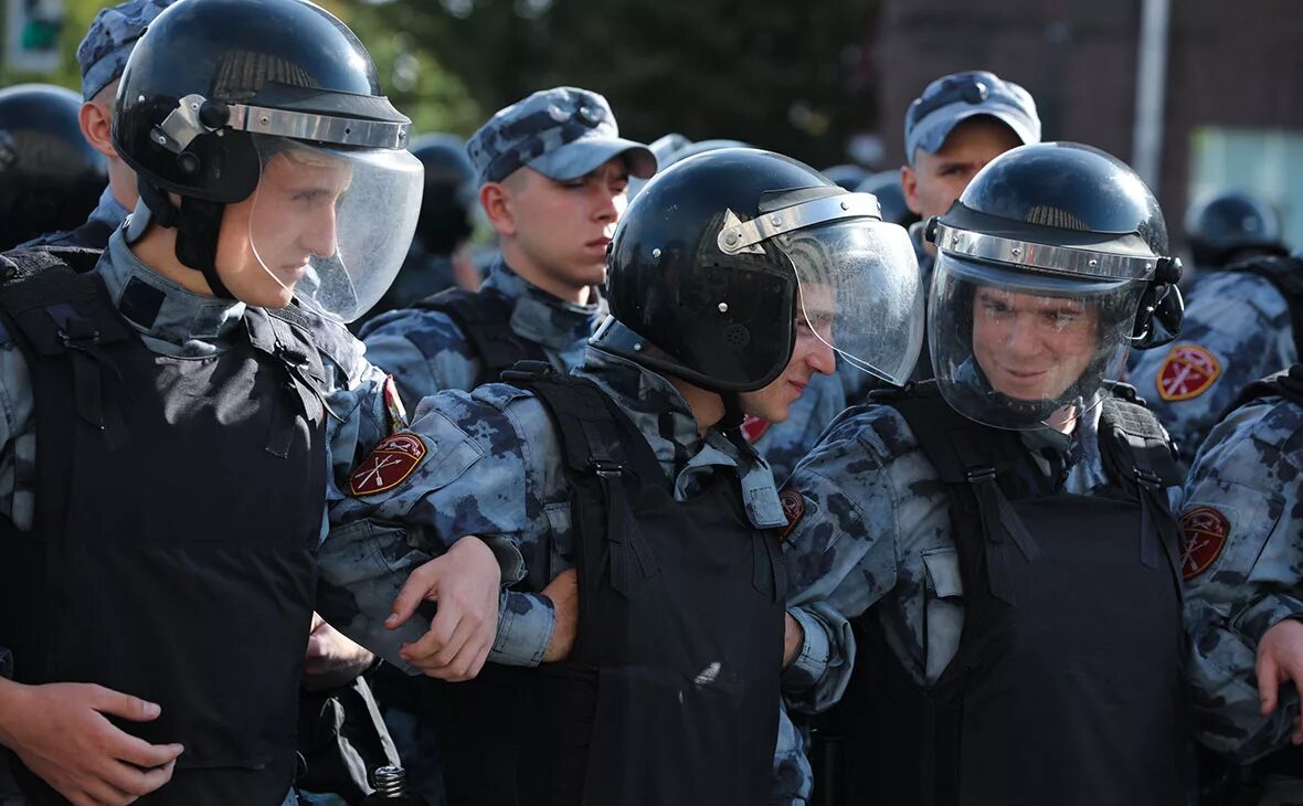 Росгвардейцы. Росгвардия Москва. ОДОН на митинге. Рос гвардия Москва. Сотрудники на митинге