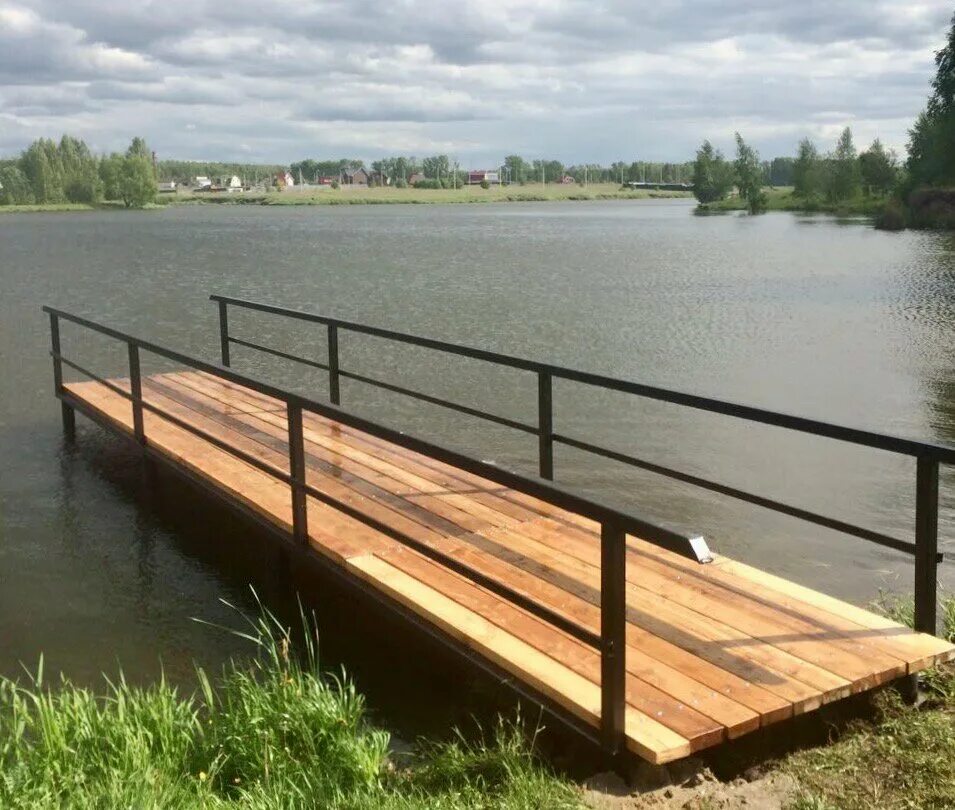 Мостик на винтовых сваях. Мостки на винтовых сваях. Пирсы и причалы на винтовых сваях. Пирсы и причалы. Причал на винтовых сваях.