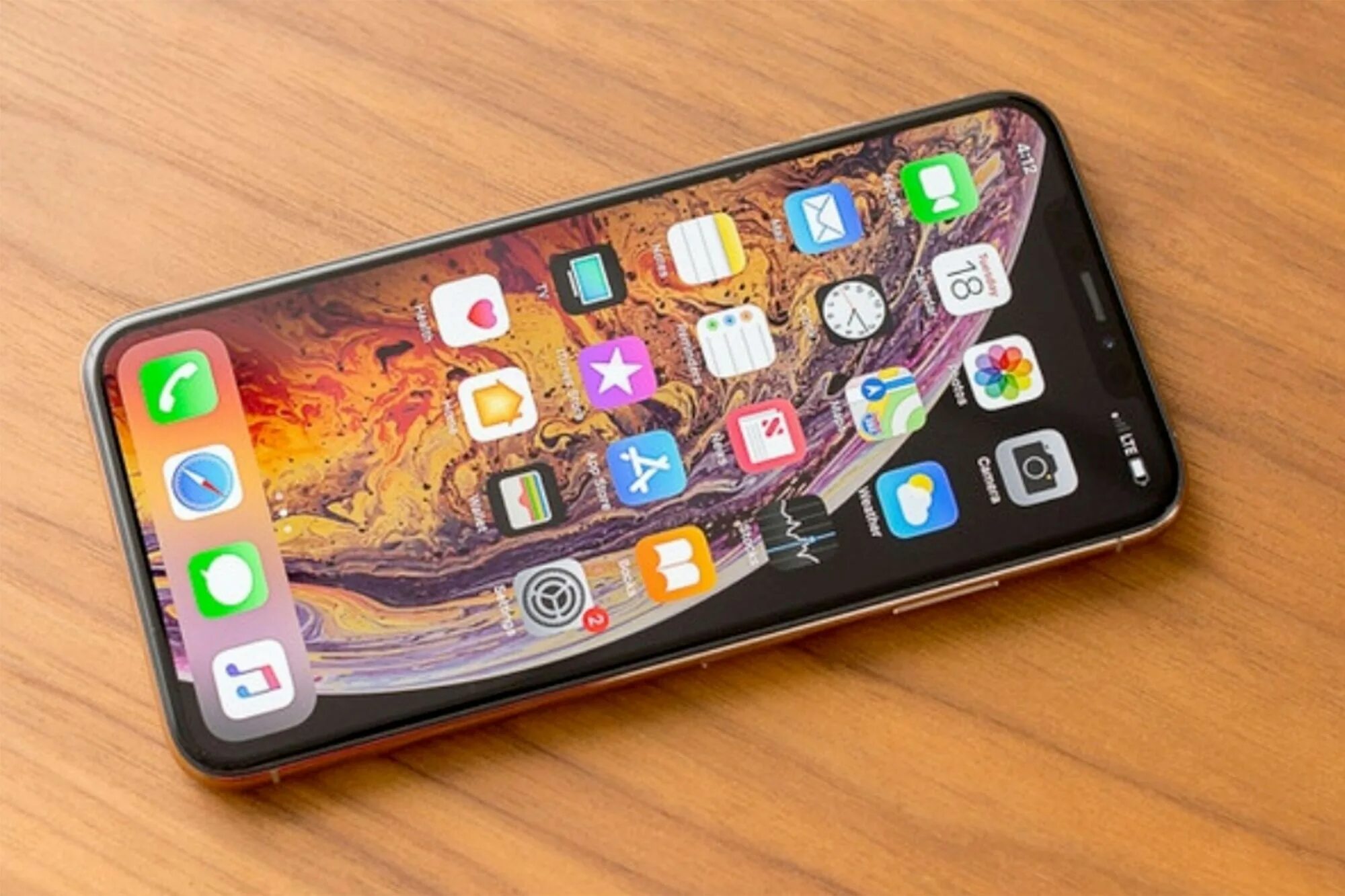 Айфон хс 11. Apple iphone XS. Iphone XS Max Screen. Iphone XS Screen. Айфон ХС И 11.