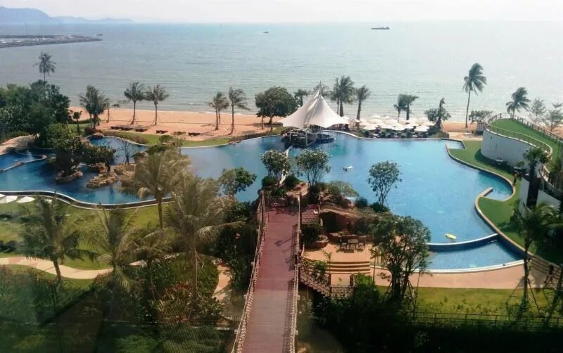 Movenpick siam hotel pattaya 5. Мовенпик тайланд паттайя. movenpick паттайя пляж. здание movenpick тайланд.