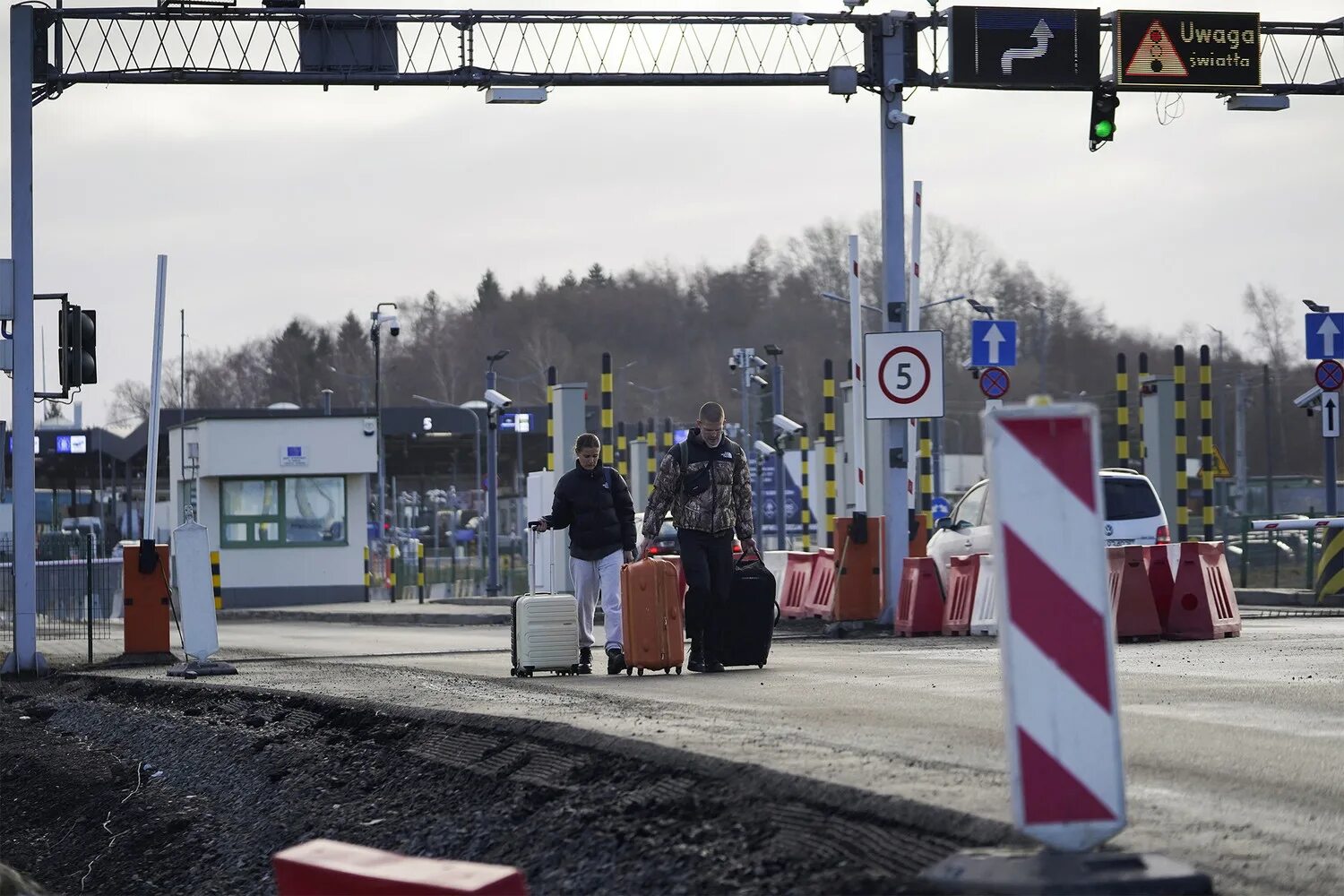 Граница польша украина сегодня. Польско-украинская граница. Пропускной пункт. Польская граница. Польша границы.