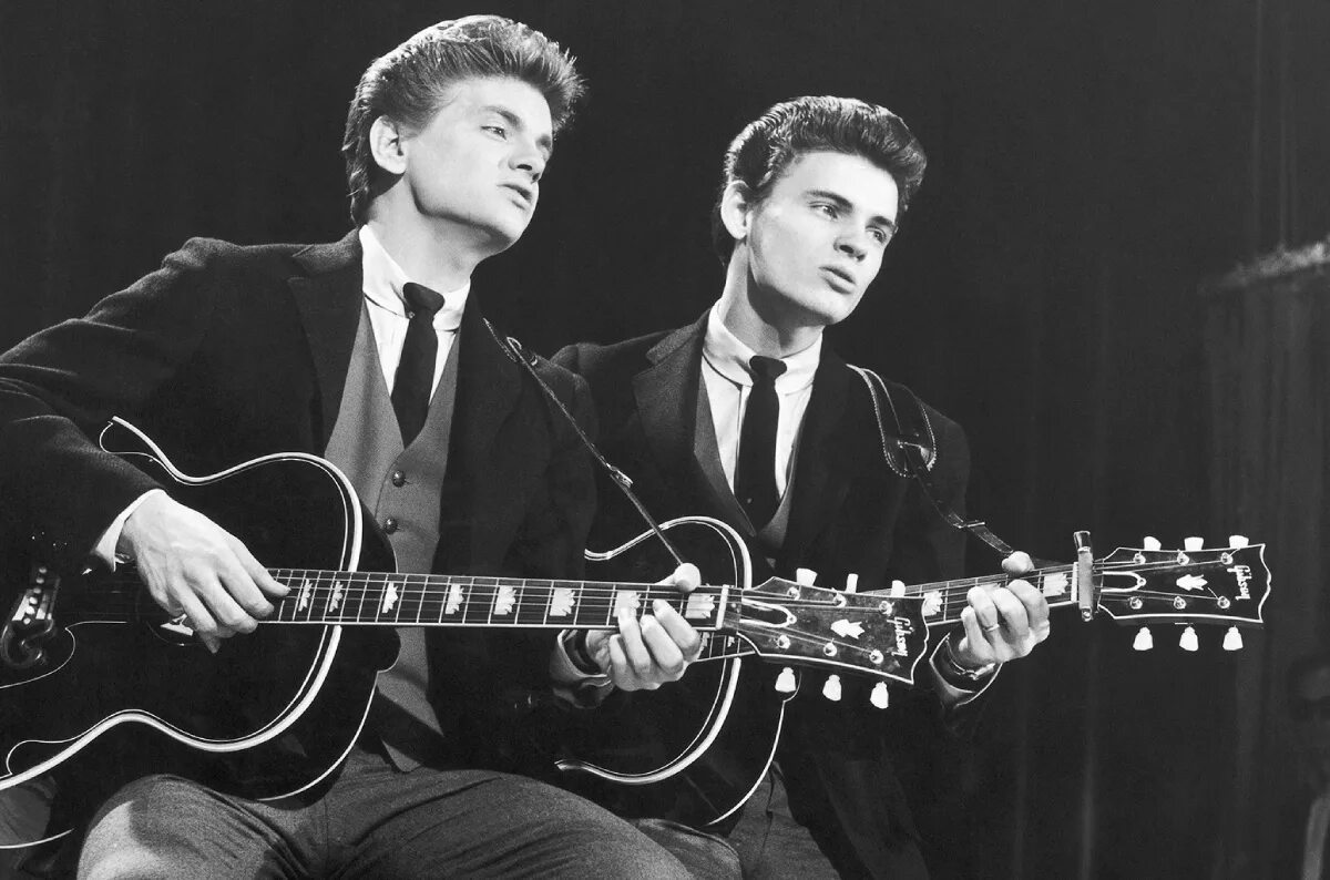 Лучшие друзья музыканты. Группа the Everly brothers. The Everly brothers американский дуэт. Everly brothers 1957. Everly brothers roots.
