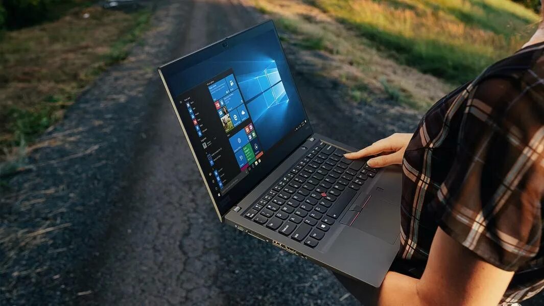Как выбрать ноутбук для дома. Lenovo thinkpad t490s. выбор ноутбуков. подбор ноутбука. thinkpad девушки.