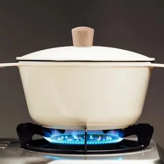 Кастрюля на плите фото