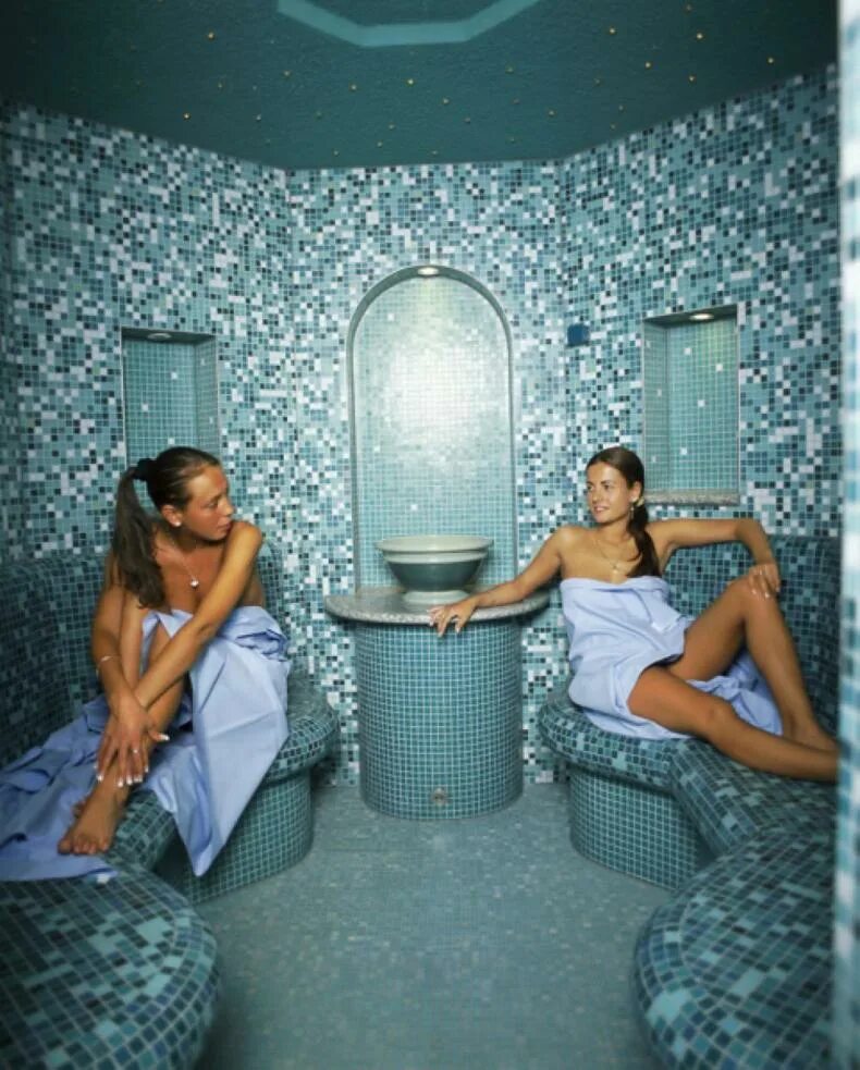 Как ходить в хамам. Хамам с паром. Хаммам кирения. Хамам девушка. Хамам турецкая баня 1997 фильм.