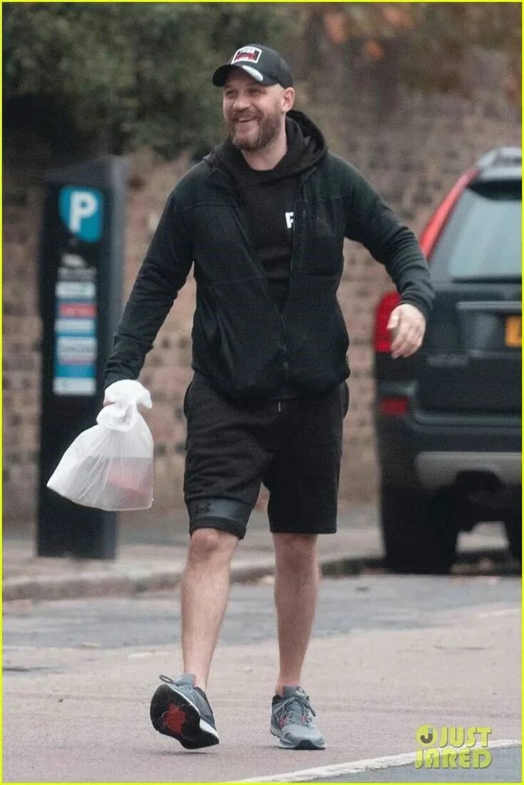 Pin on Tom Hardy because LOOK AT HIM