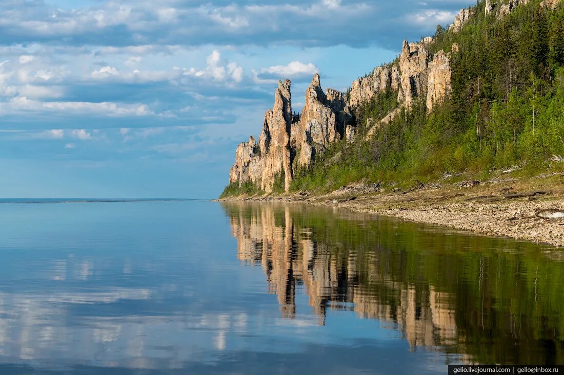 Якутия. Ленские столбы в Якутии. Якутия Ленские столбы лес. Ленские столбы каменный лес. Ленские столбы. Россия, река Лена..