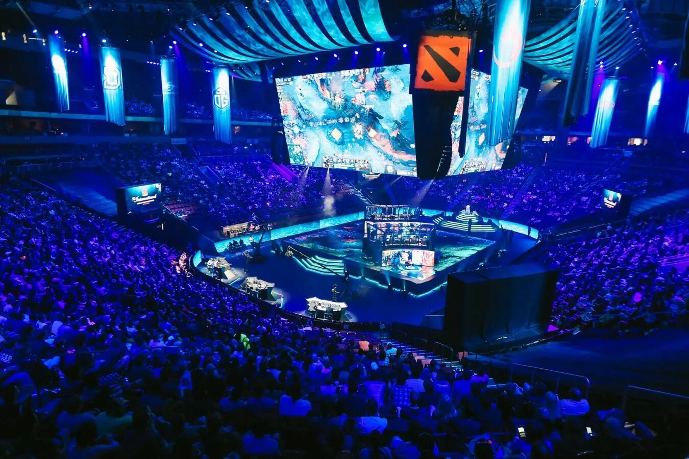 The international 2019 арена. Интернешнл 2021 дота 2 арена. International dota 2 стадион. The international x. The international x.