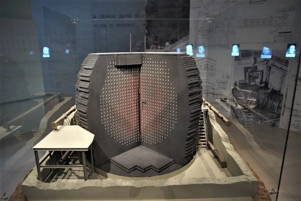Ядерный реактор ф-1. Ядерный реактор ф1 Курчатовский. Уран-графитовый реактор ф-1. Реактор Курчатова ф1.
