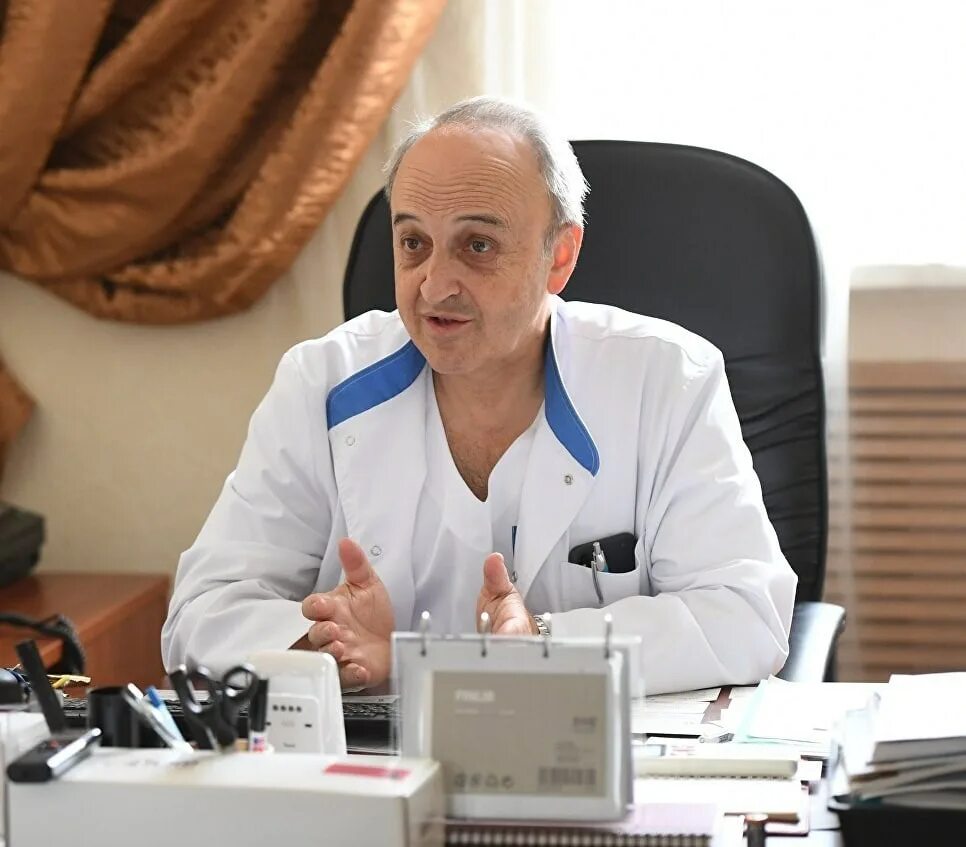 Зульфугар фараджев. Кижаев евгений васильевич профессор. Кочеровец владимир иванович доктор медицинских наук профессор. Коробка вячеслав рокб главный врач. Затевахин хирург академик.