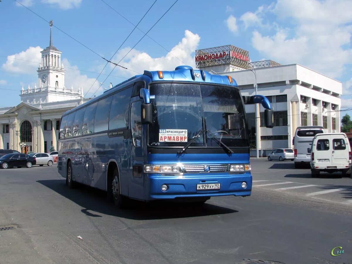 Краснодар майкоп автобус автовокзал. Автовокзал Краснодар 1 автобусы. Армавир вокзал автовокзал. Kia Granbird автобус Майкоп Анапа. Автобус Краснодар Армавир.