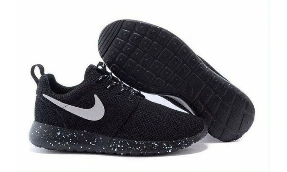 Найки с черной подошвой. Nike Roshe Run черные. Nike Roshe Run Black мужские. Nike Roshe Run мужские черные. Nike кроссовки Roshe Run.