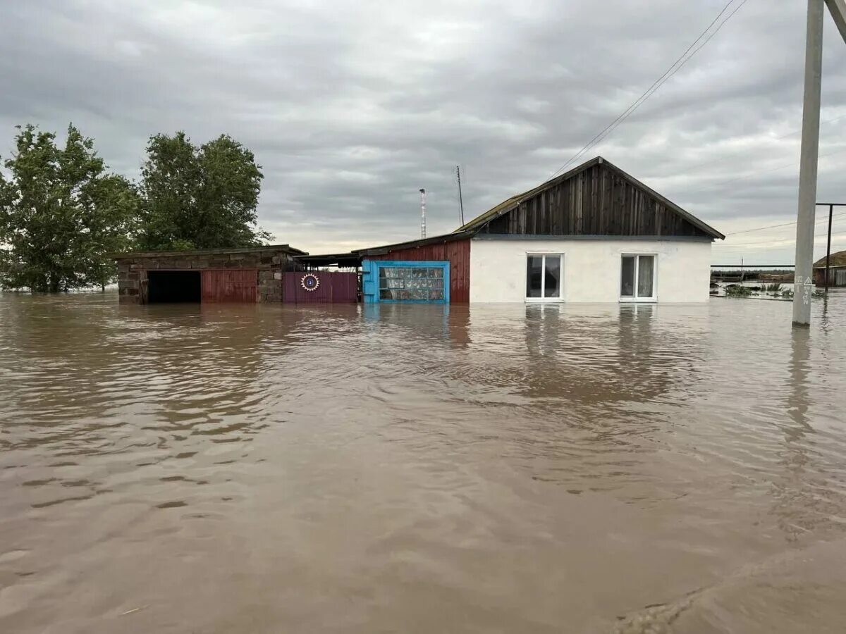 Село солянка Саратовская область Озинский район. Солянка Озинский район 2023 наводнение. Затопленные села в Саратовской области. Солянка потоп Озинки. Наводнение в саратовской области